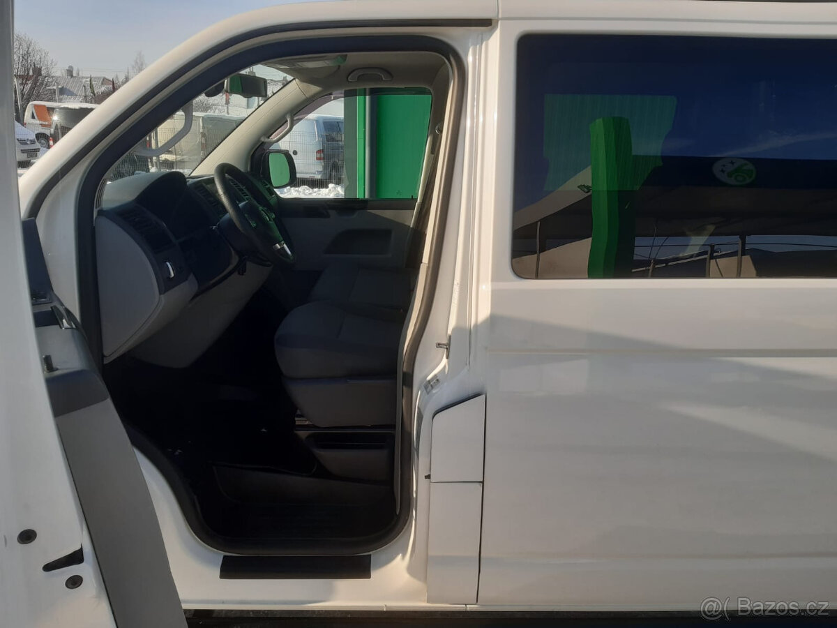 VW Transporter T5,1 2,0 103kw, 2014, 6míst, long, automat - 6