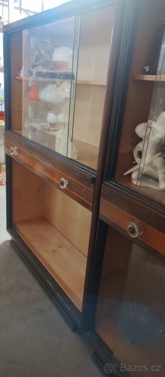 Knihovna / vitrína - č.2207 - 6