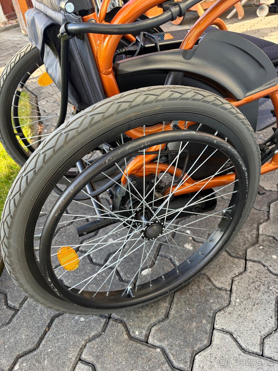 Prodám skládací elektrický invalidní vozík - 6