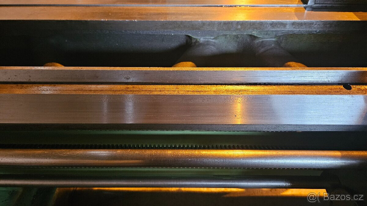 SOUSTRUH HROTOVÝ SV 18 RA/1000 - 6