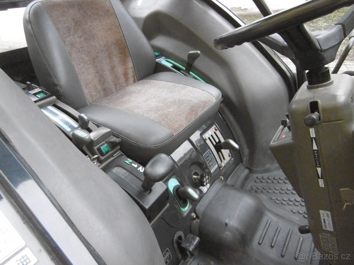 Malotraktor YANMAR AF230D originál kabina - 6