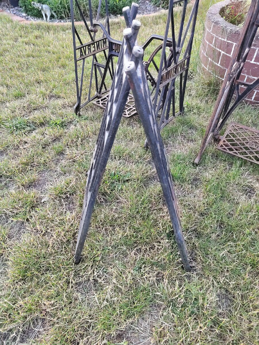 Nohy od siciho stroje - podnozi - 6