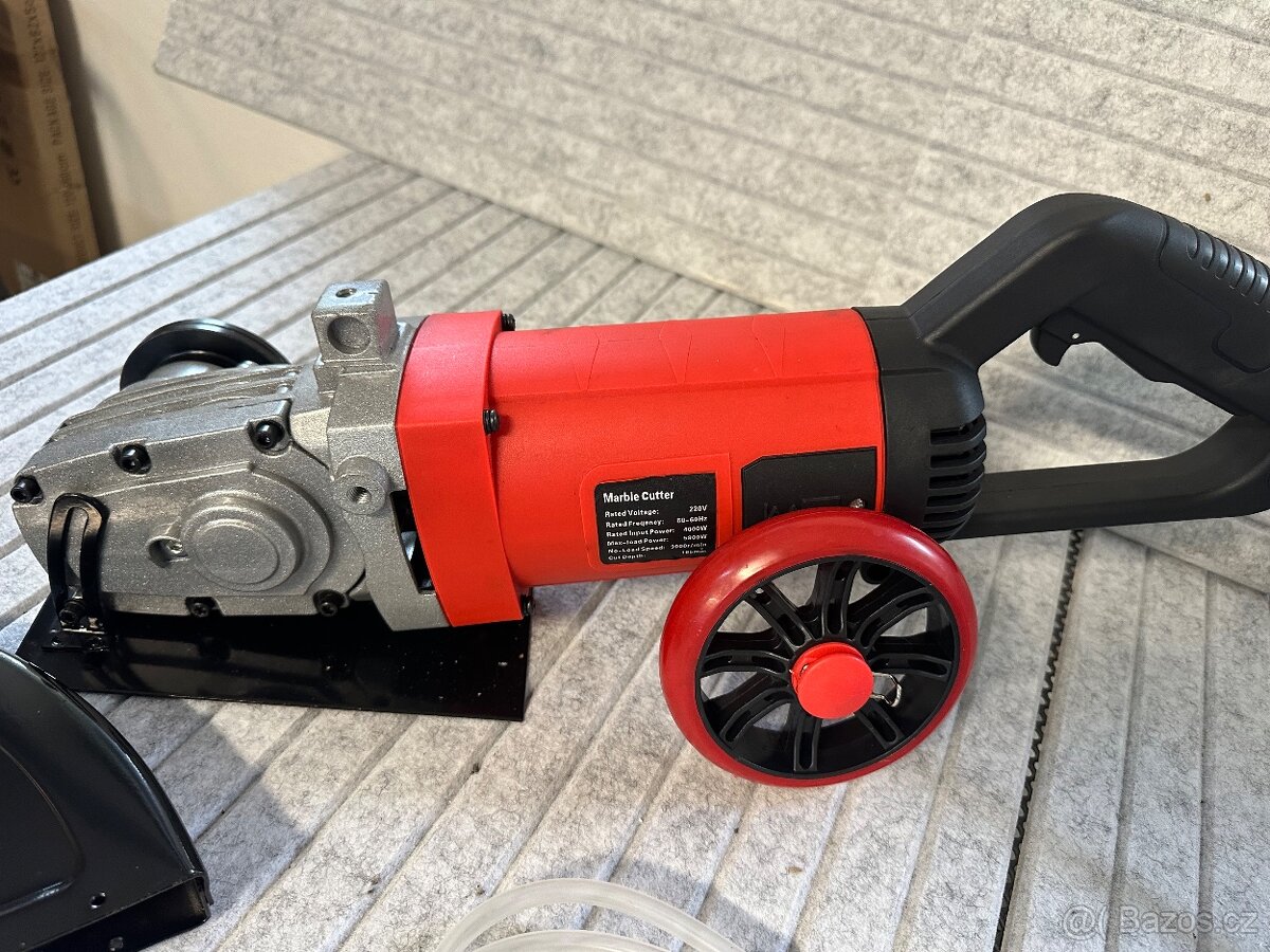 Výkonná elektrická řezačka betonu (524) - 6