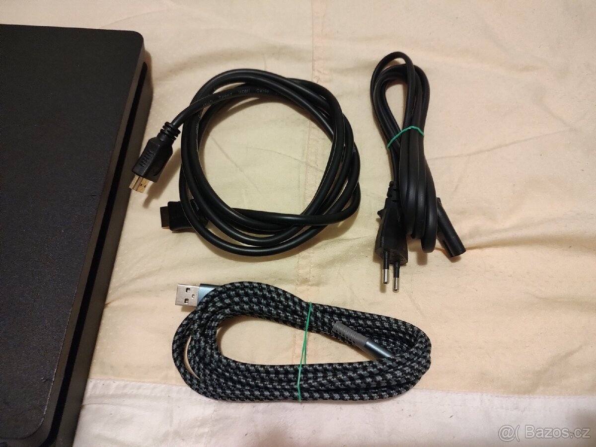 Playstation 4 Slim - 6