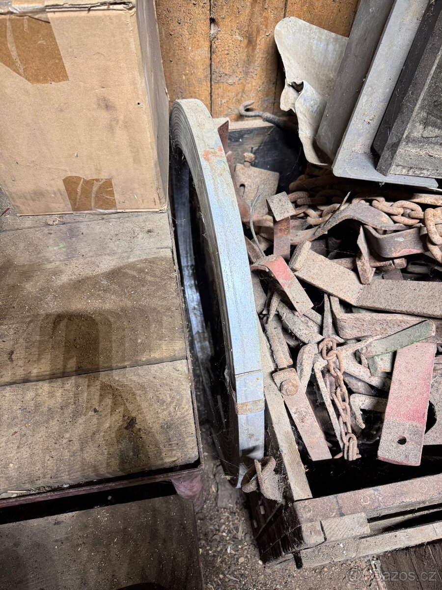 Různý stavební materiál - 6