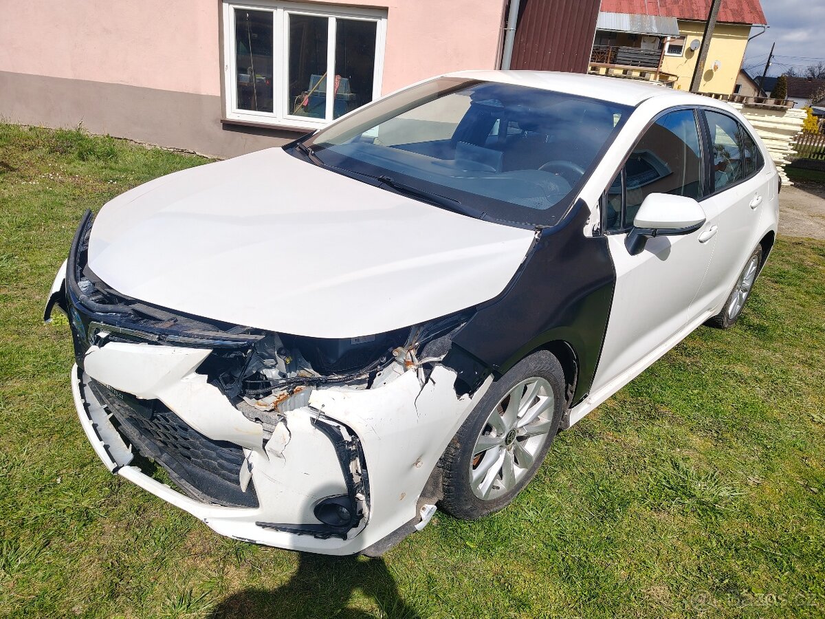 Toyota Corolla 1.8hybrid CR doklady Dph - 6