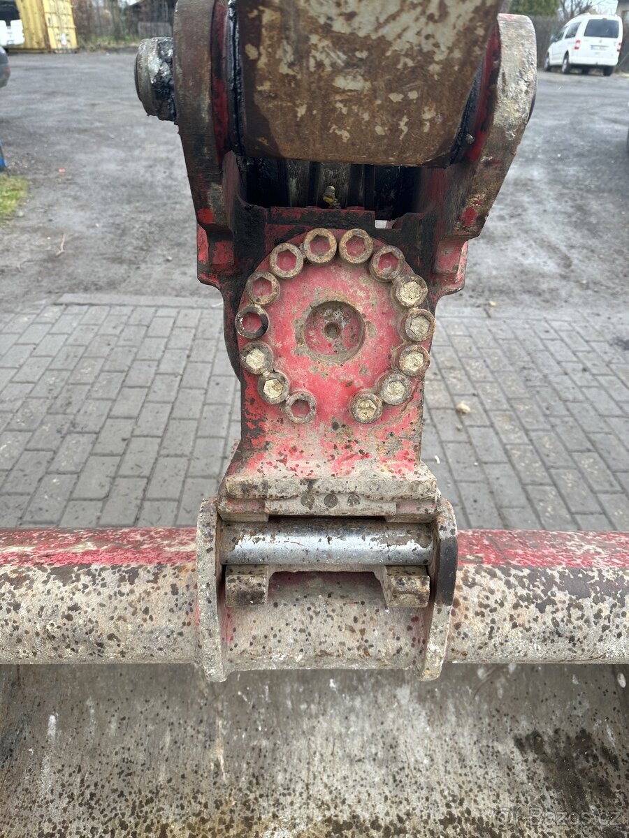 Pasový bagr Takeuchi TB 370 - 6