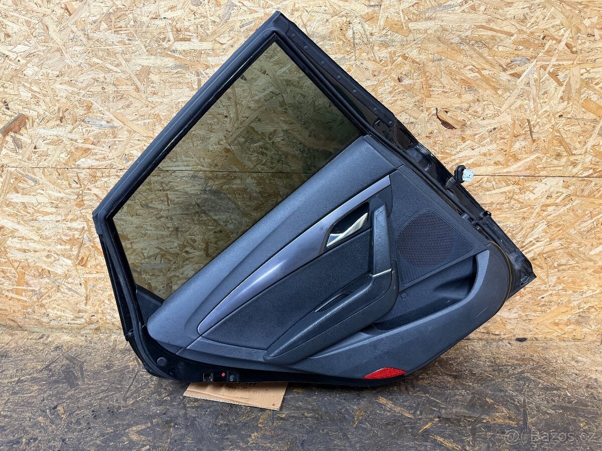 KOMPLETNĚ NASTROJENÉ LEVÉ ZADNÍ DVEŘE HYUNDAI I40 UB6 - 6