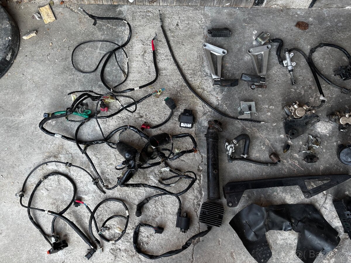 Honda cbr125r náhradní díly - 6