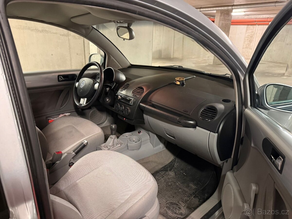 Volkswagen New Beetle - 6