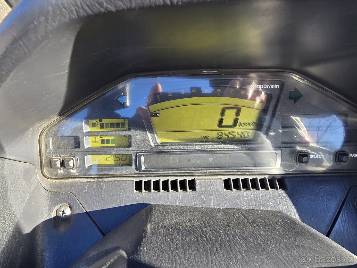 Suzuki Burgman 650 - 6