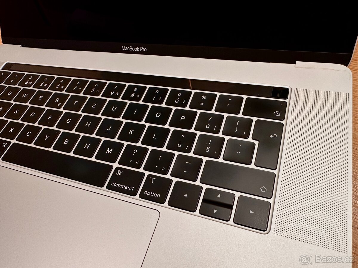 MacBook Pro 15” Retina/ i7/ 256GB/2018 - 6