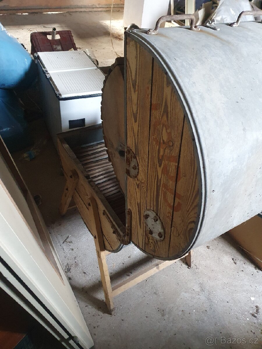 Starožitná dřevěná pračka - 6