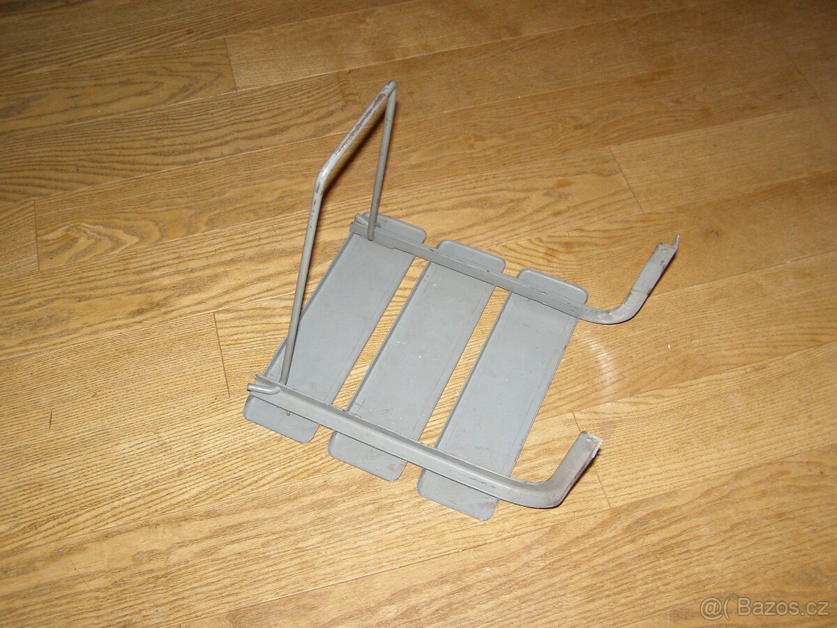 Stolička vojenská - 6