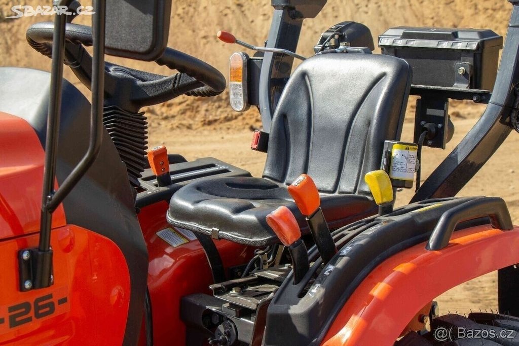 Malotraktor Avenger 26 4x4 - 6