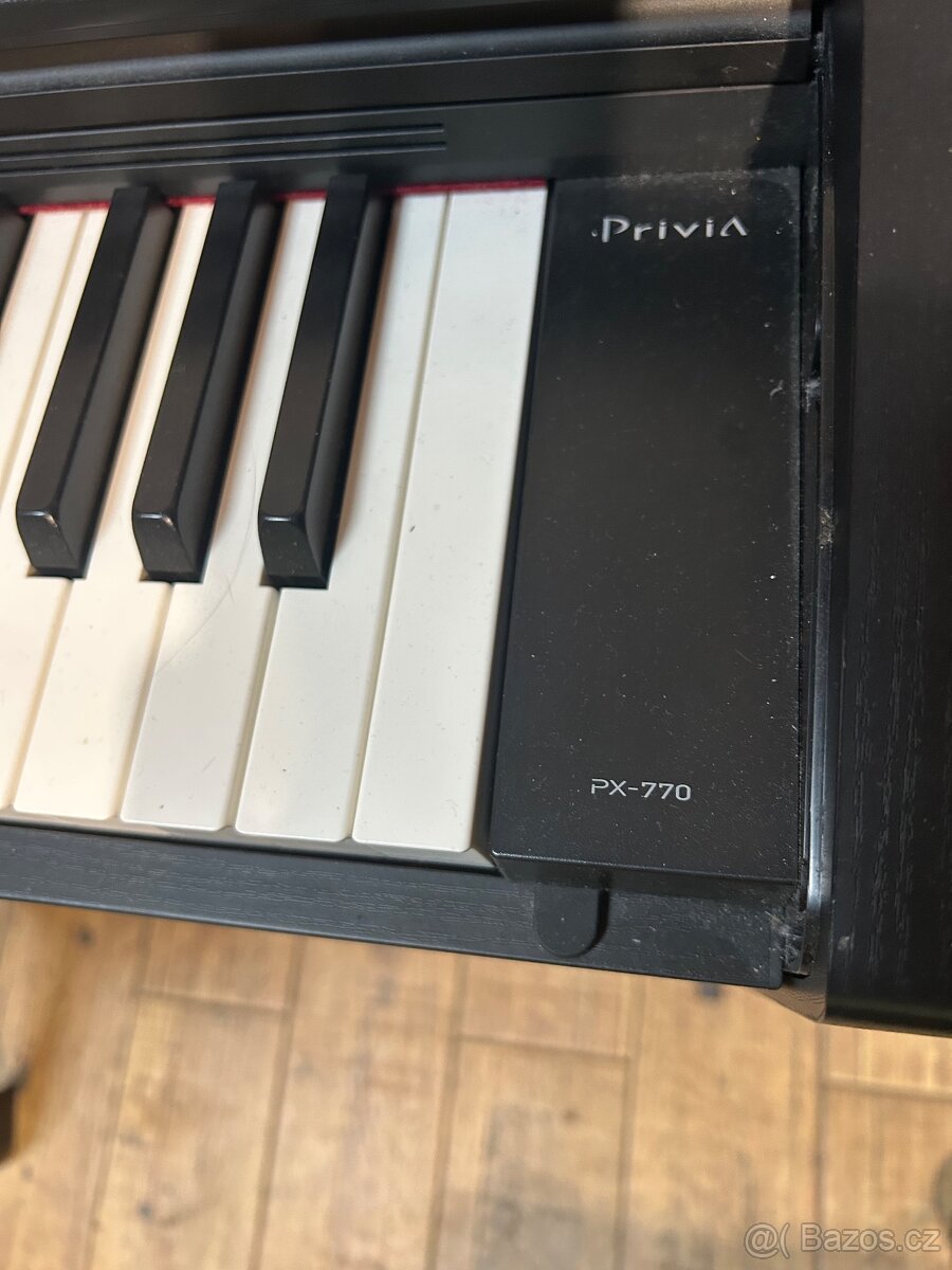 Casio CDP 770 drevenym stojanem a stolickou - 6