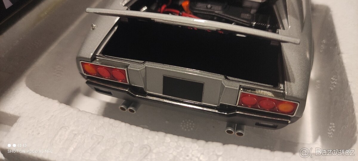 Ferrari Dino 308 GT 4 HotWheels Elite 1:18 - 6