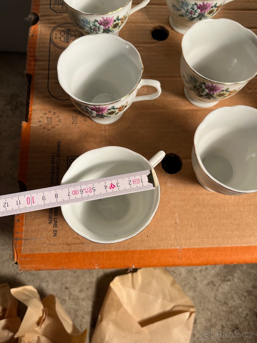 Sada retro šálků s podšálky – Květinový dekor a zlacení - 6