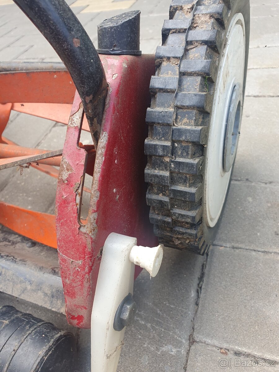 Ruční / sekačka / tráva / RST 450 - 6