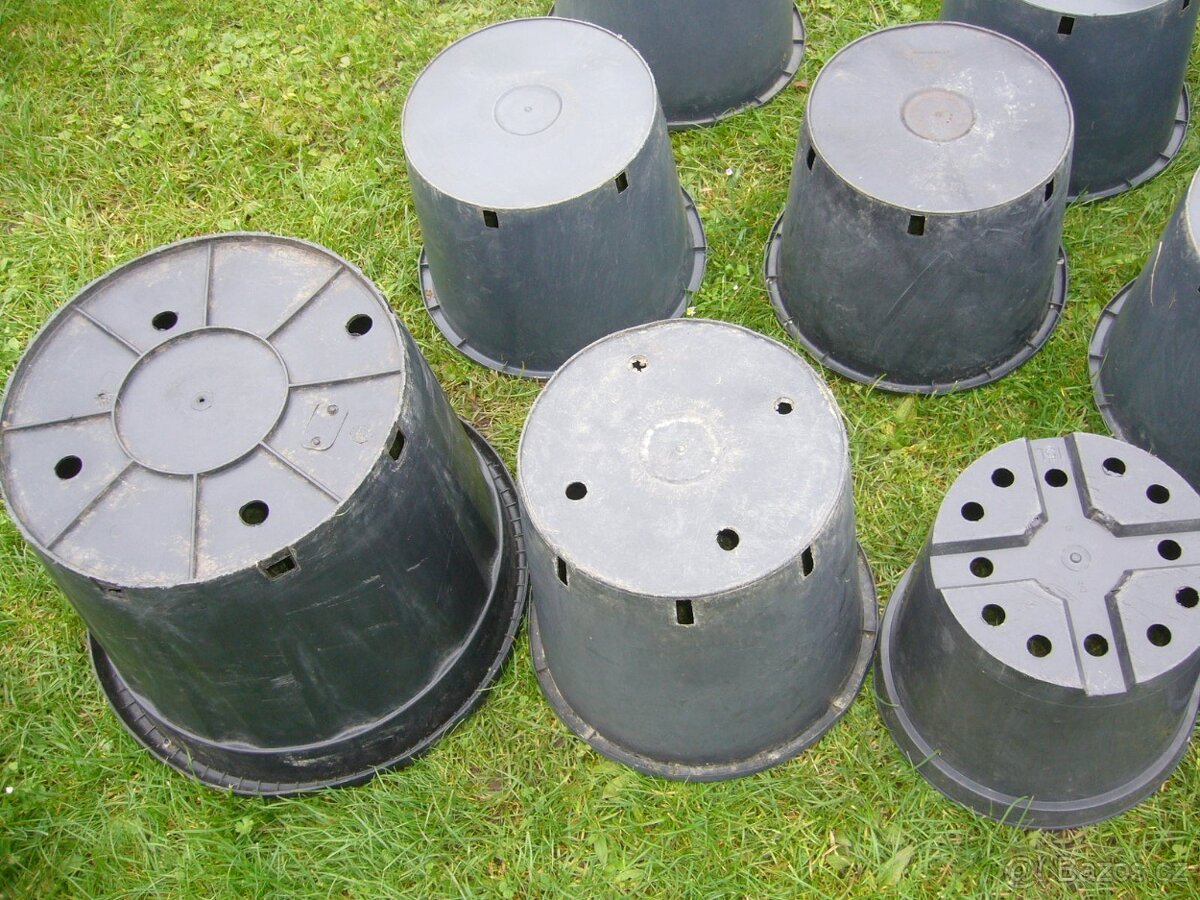 Květináče PE zahradnické velké - 6