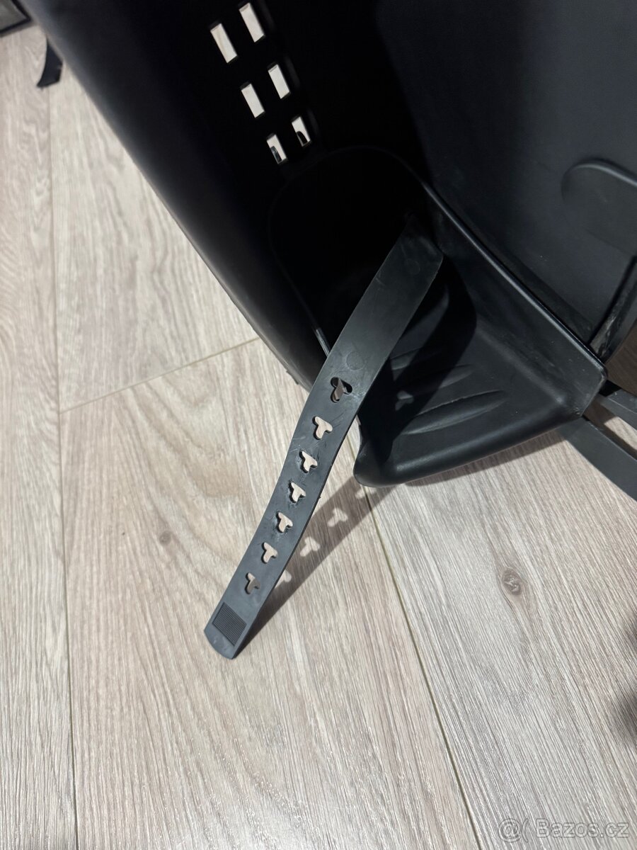 Detska sedscka na kolo zn. HAMAX - 6