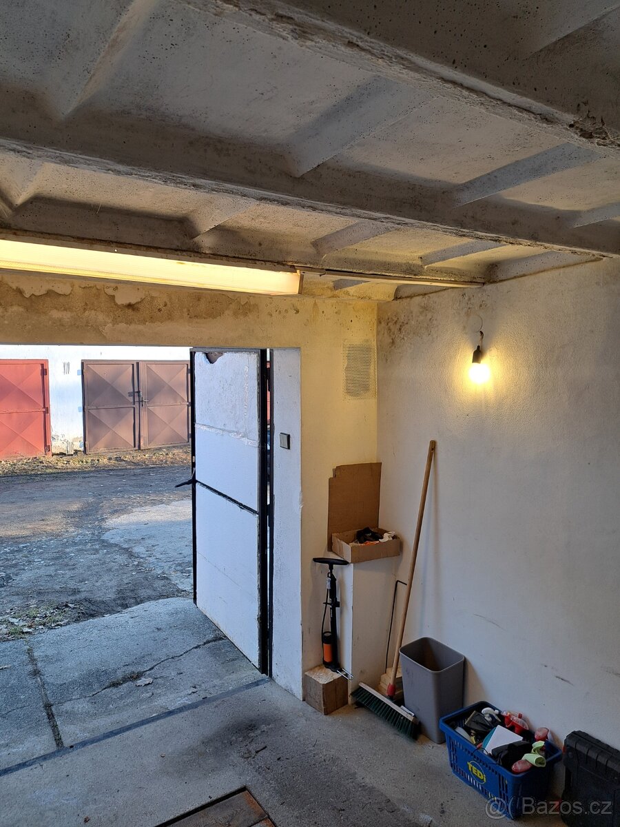 Pronájem garáže Zliv - 6