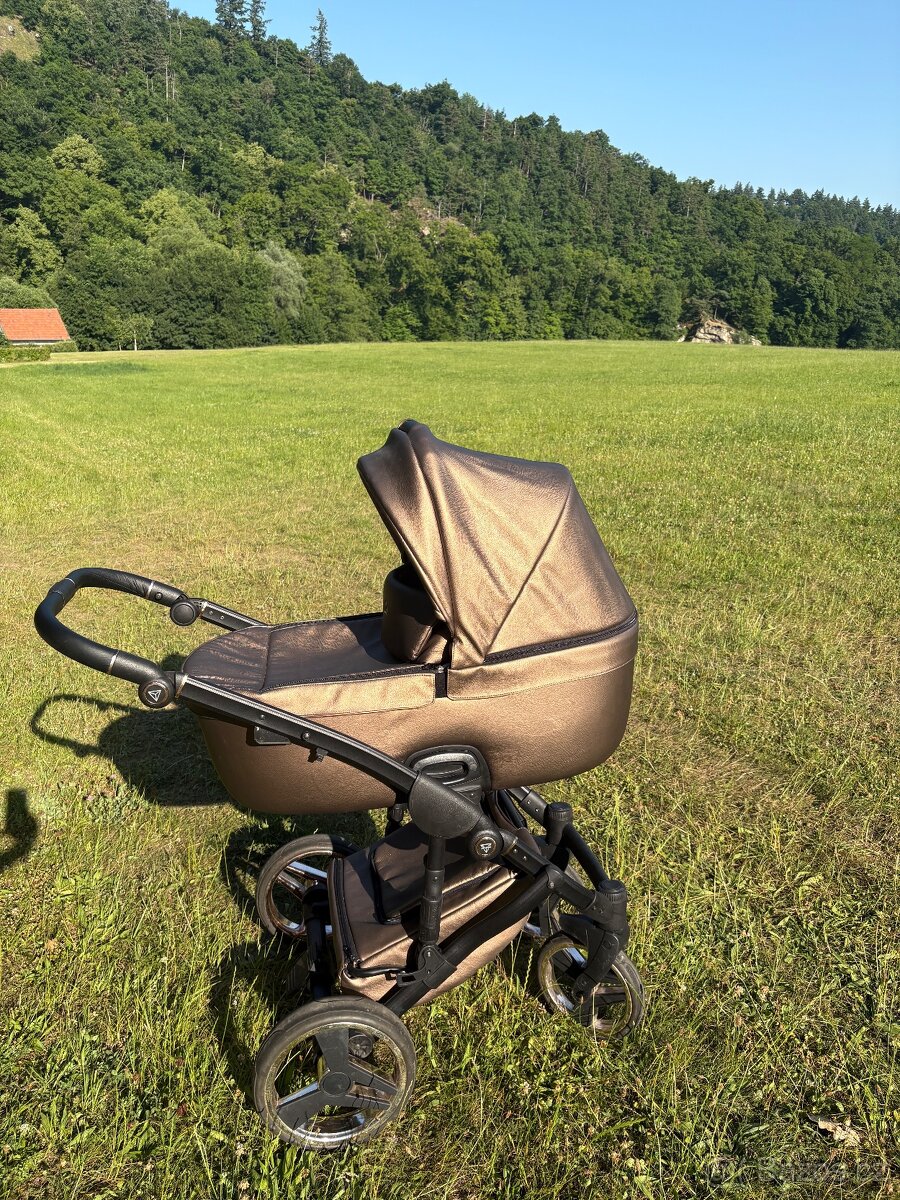 Kočárek Junama - 6