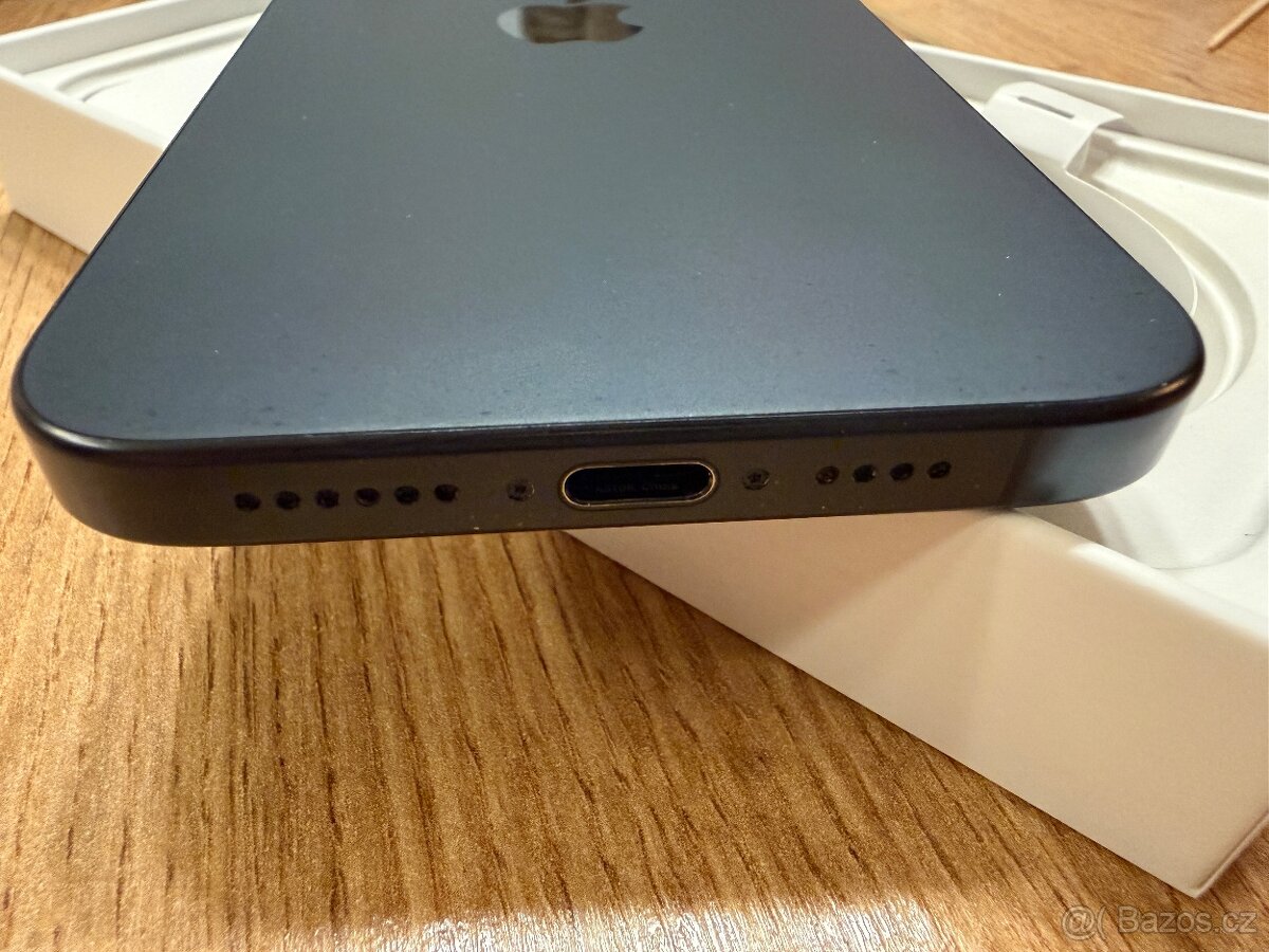 Apple iPhone 15 Pro Max 256GB modrý - 6