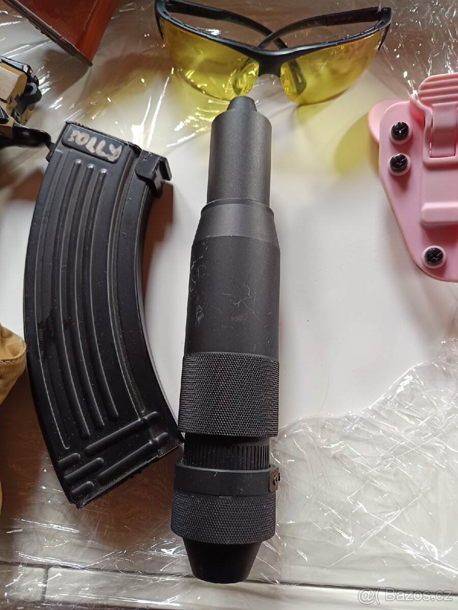 Airsoft Zbraně + VYBAVENÍ - 6