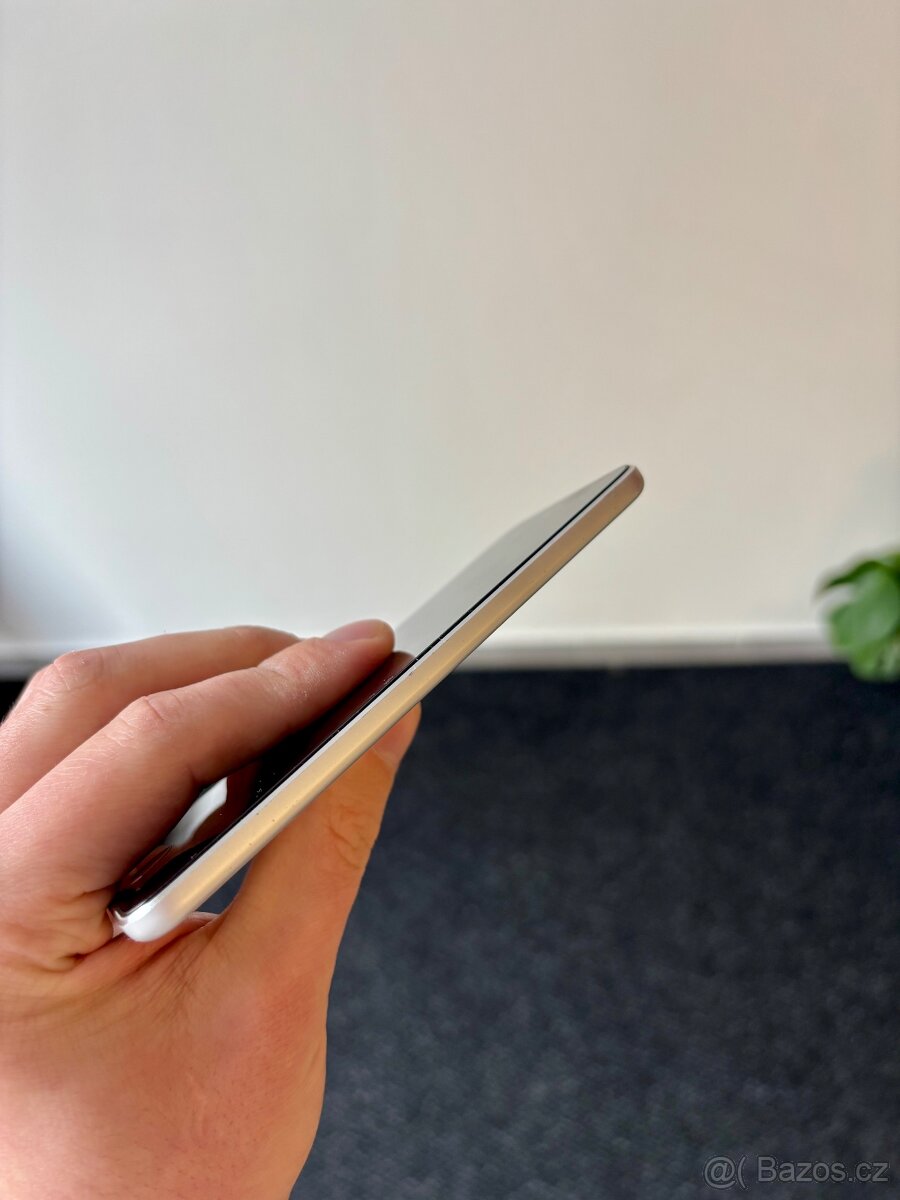 Apple iPod touch 5. generace - 6