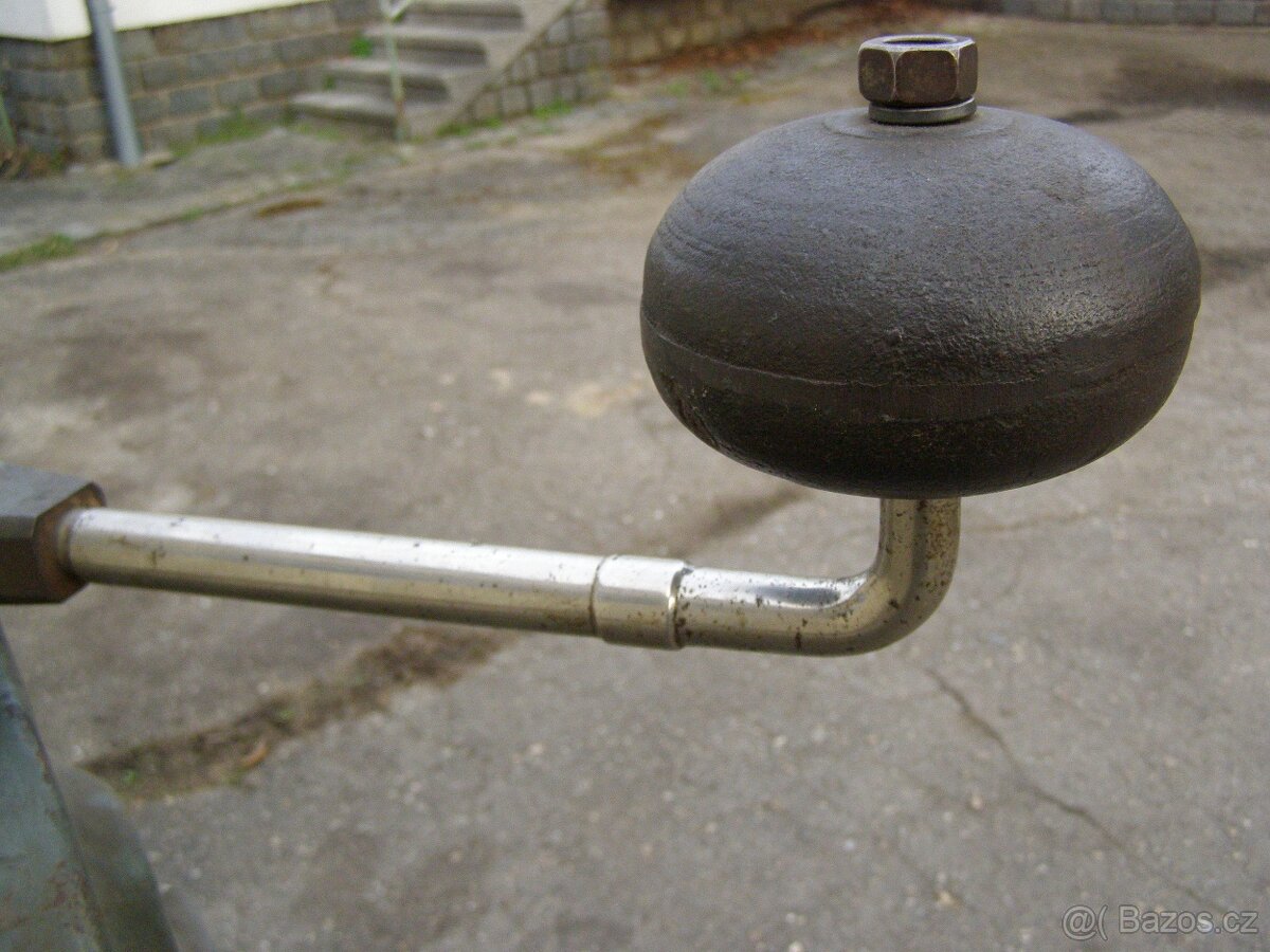 Vřetenový lis ruční - 6