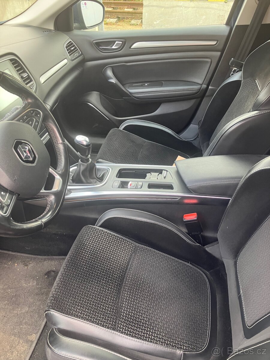 Renault Megane 1.3 TCe - 6