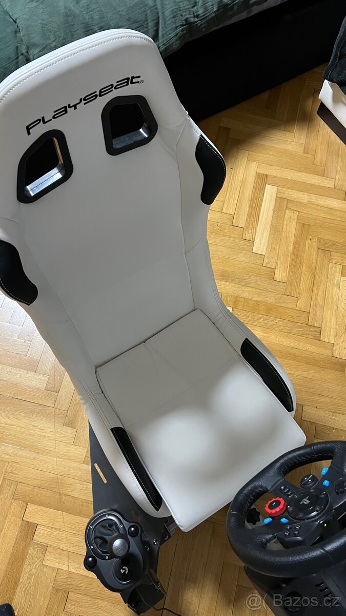 Logitech G29 + pedály + řadicí páka + Playseat - 6