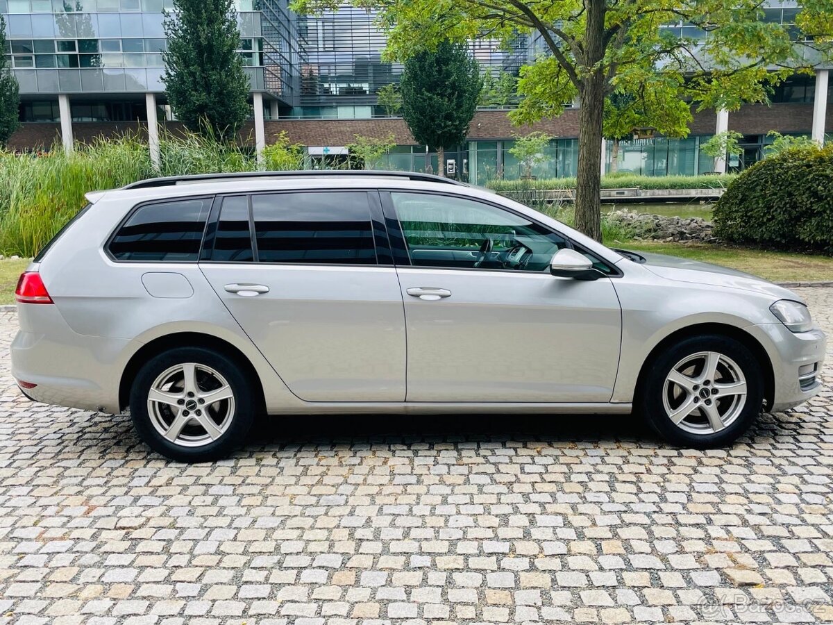 Volkswagen Golf 1.2TSI 77KW MANUÁL VÝHŘEV KAMERA HIGHLINE - 6