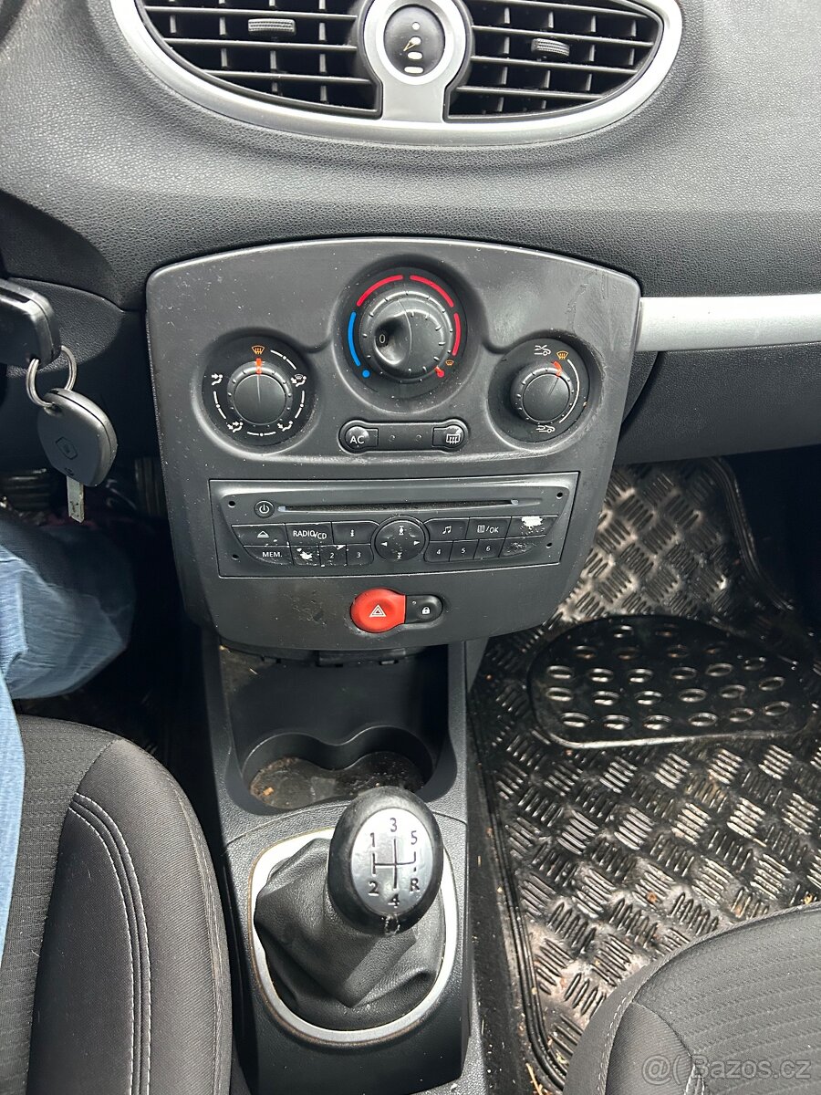 Renault Clio - 6