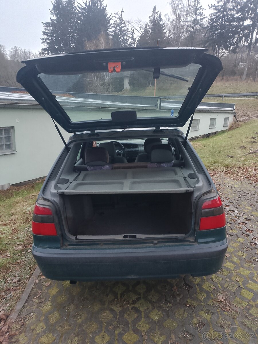 Felicia combi, 2001, 1,3MPi 50kW, 216 tkm, nová v ČR ,2. maj - 6