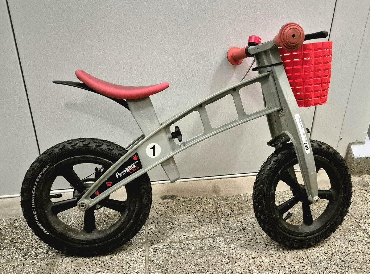 FirstBIKE - odrážedlo CROSS silver, brzda, košík, zvonek
- 6