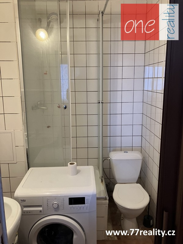 Pronájem garsonky v Hradci Králové - 6