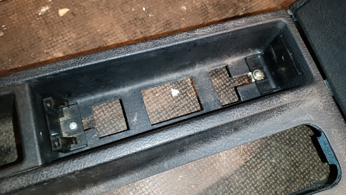 Středový tunel s loketní opěrkou z bmw e36 sedan - 6
