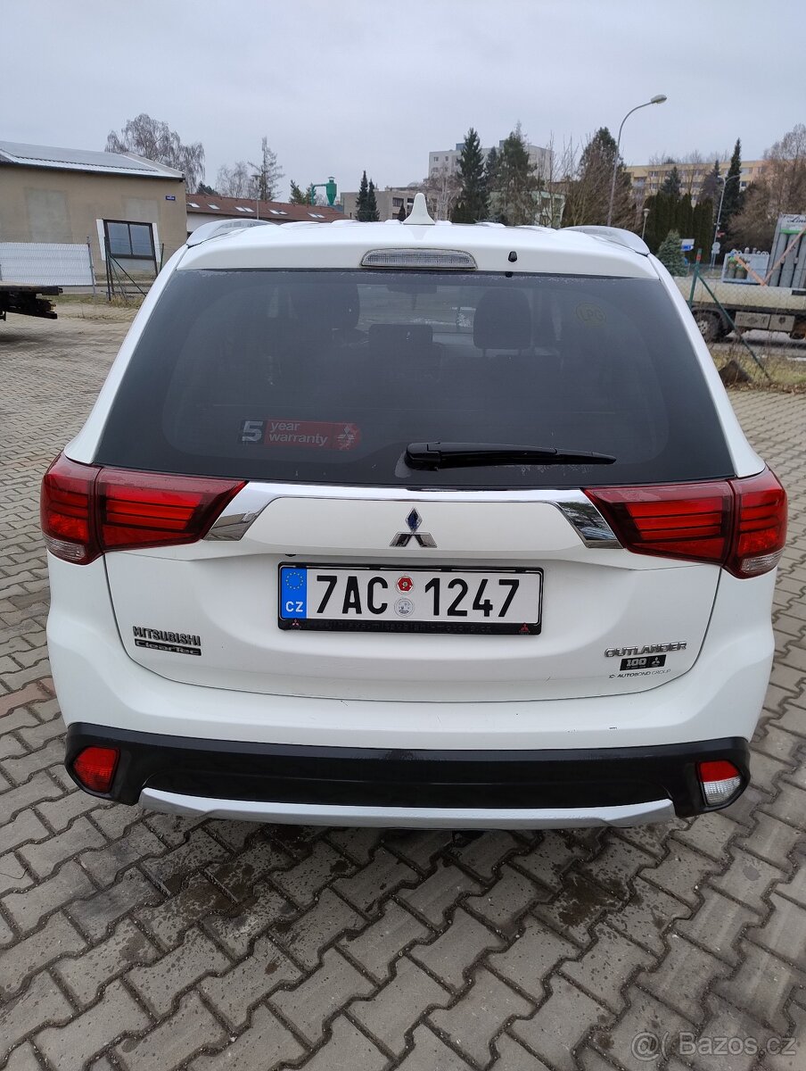 Mitsubishi Outlander 2,0i 110kw 4wd lpg - 6