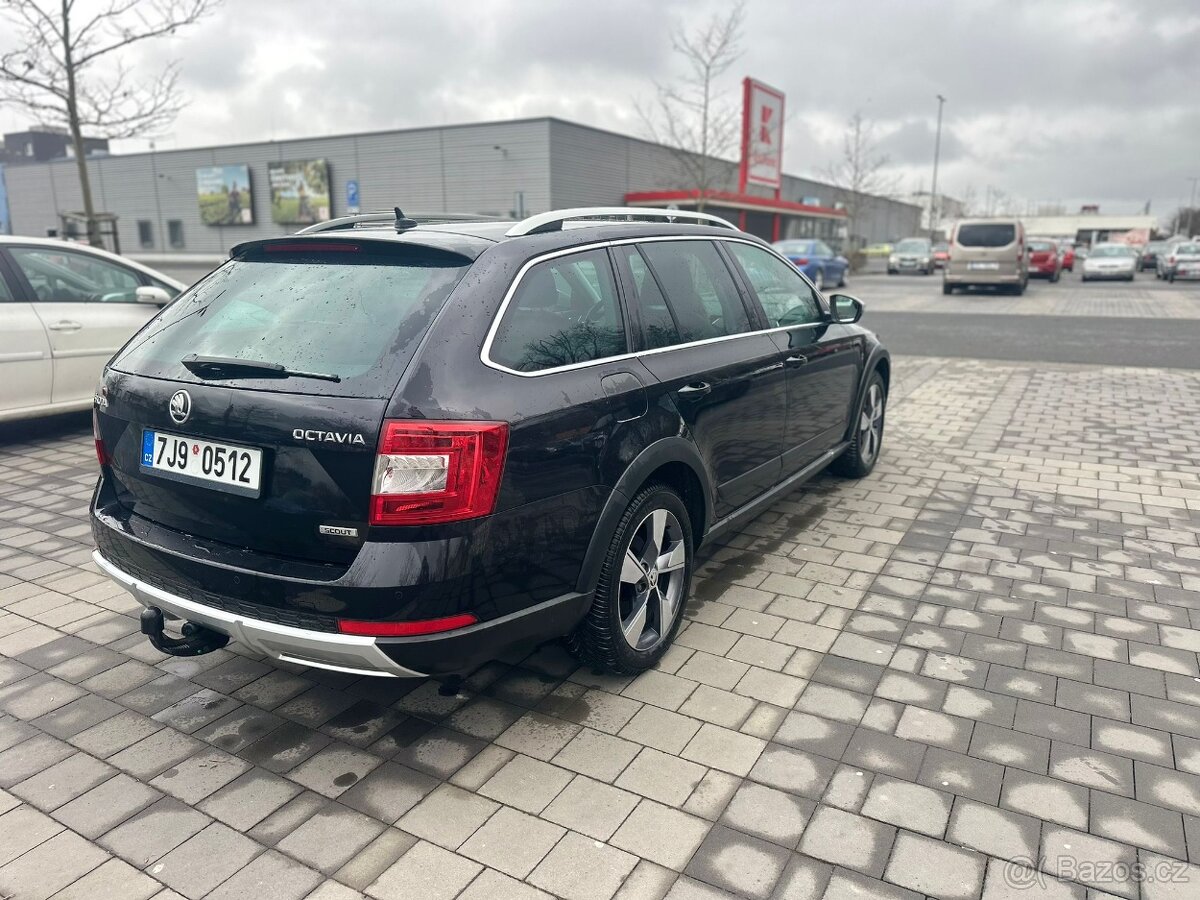 Škoda Octávia Scout - 6