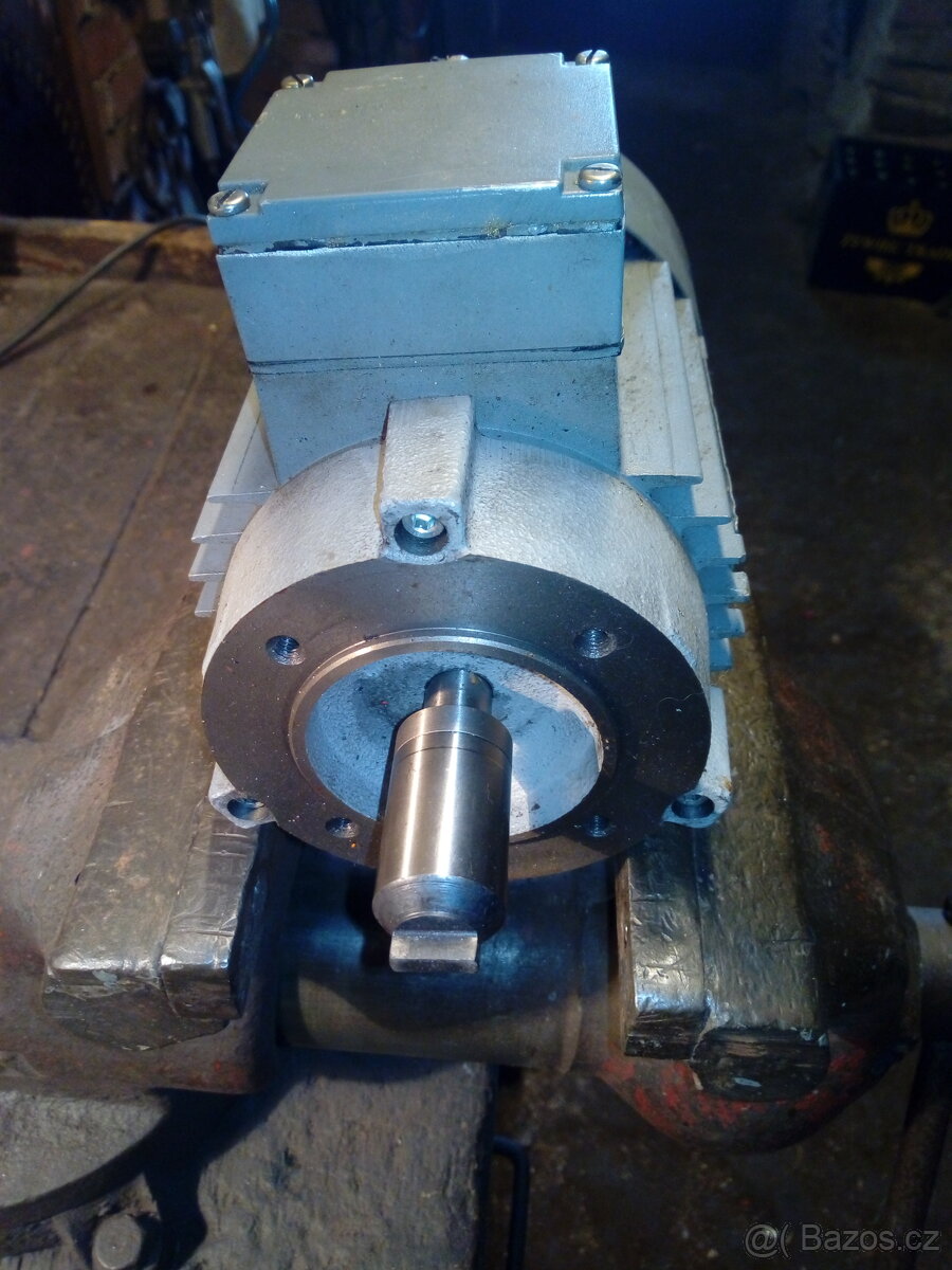 Elektromotor 0,55 kw /2800 ot/min - 6