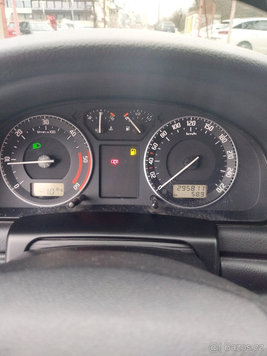 Škoda superb 2.0Tdi FACELIFT 6rychlostí - 6