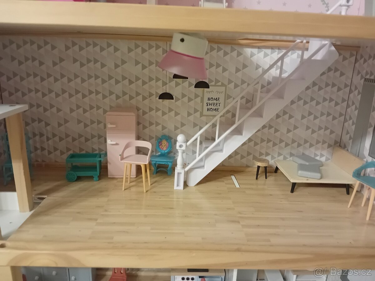 dřevěný domeček pro panenky - 6