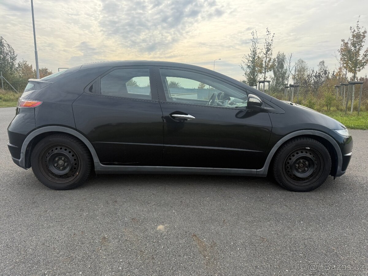 Honda Civic 1,8 VTEC 1.majitel najeto 107000 km - 6