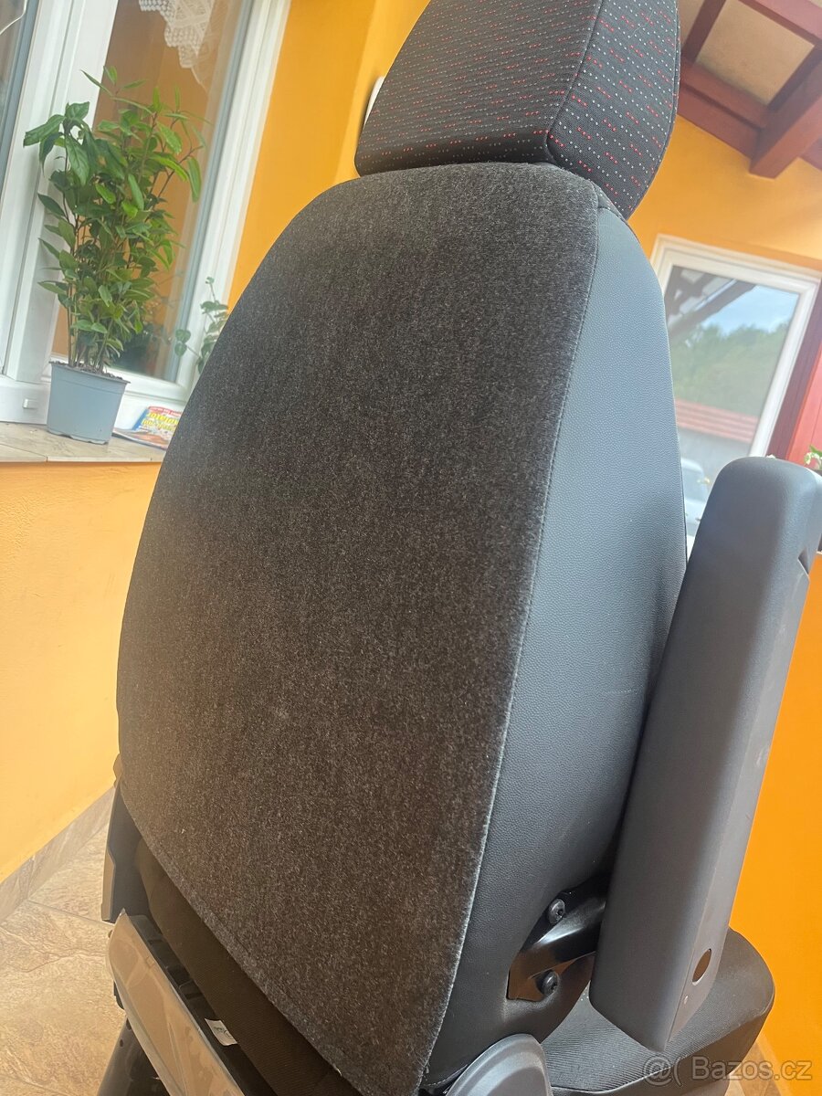 Sedadlo řidiče - 6