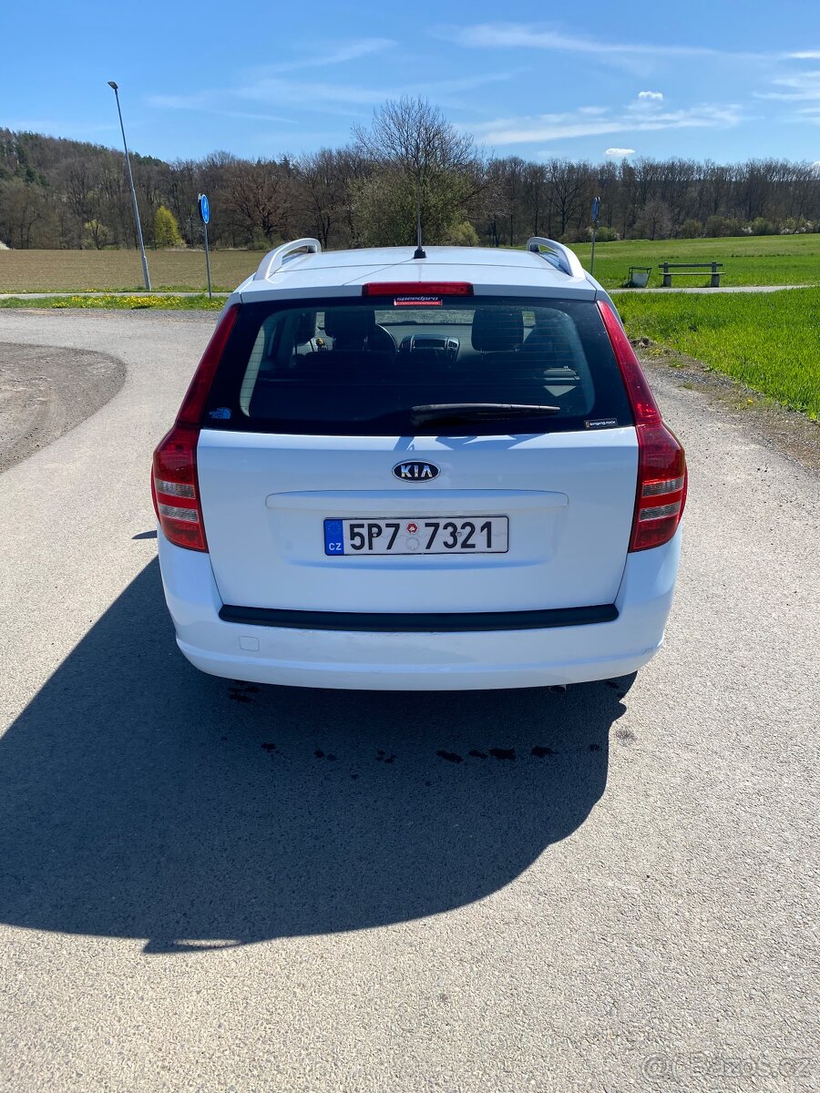 Kia ceed 1,4 combi 2009 - 6