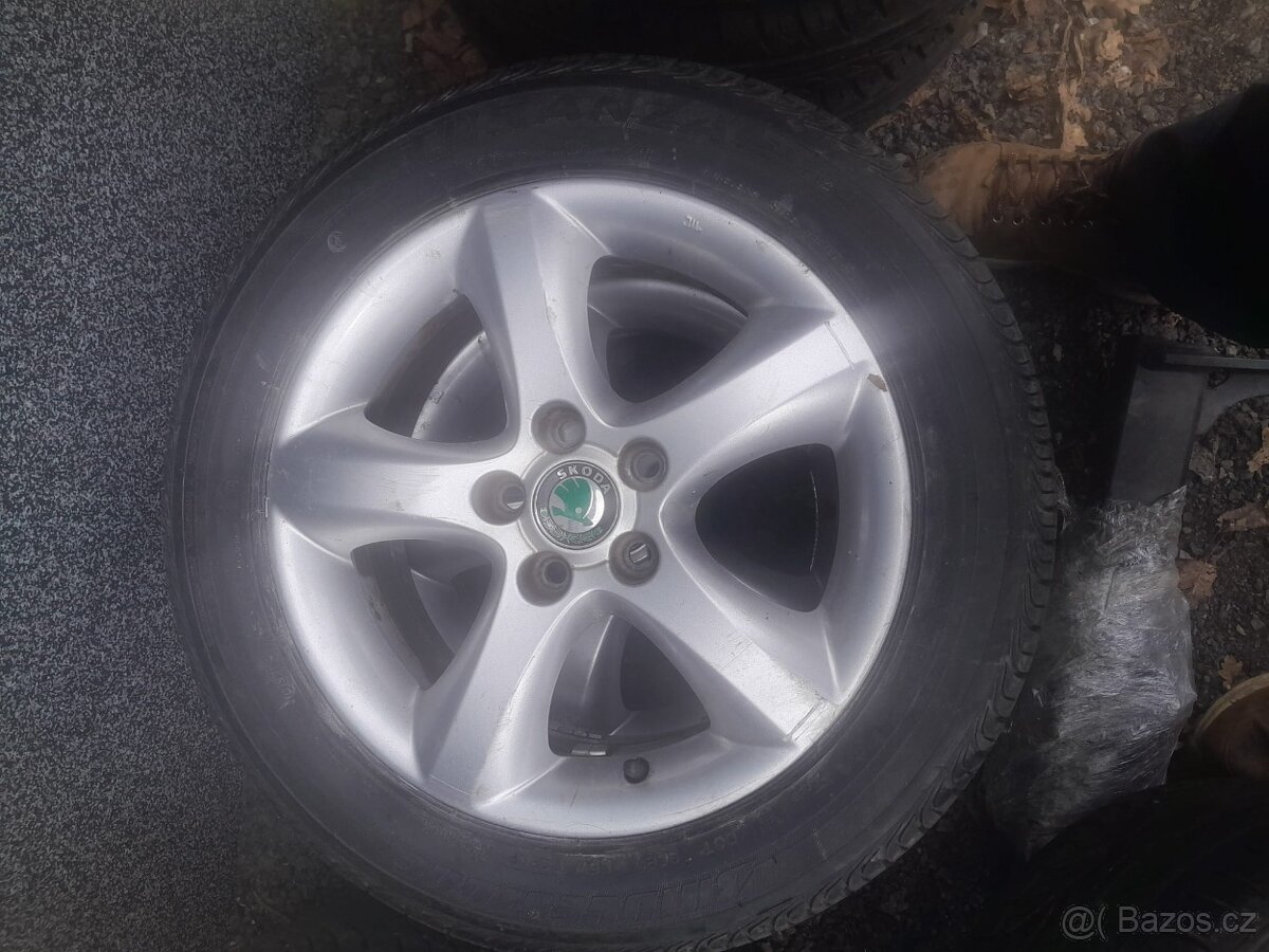 nd z škoda fabia 2 1.2htp 44kw červená bílá modrá stříbrná - 6