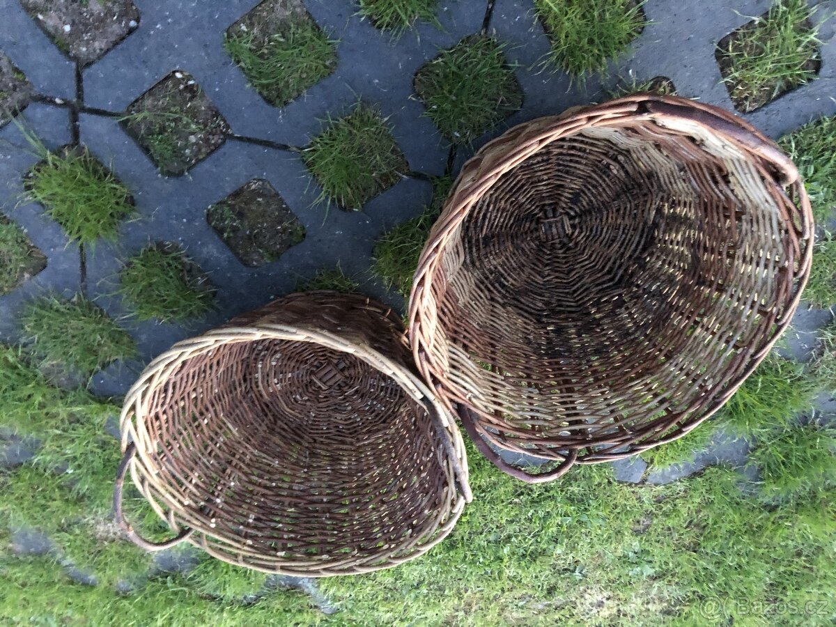 Polička, dřevěný svícen, košíky - 6