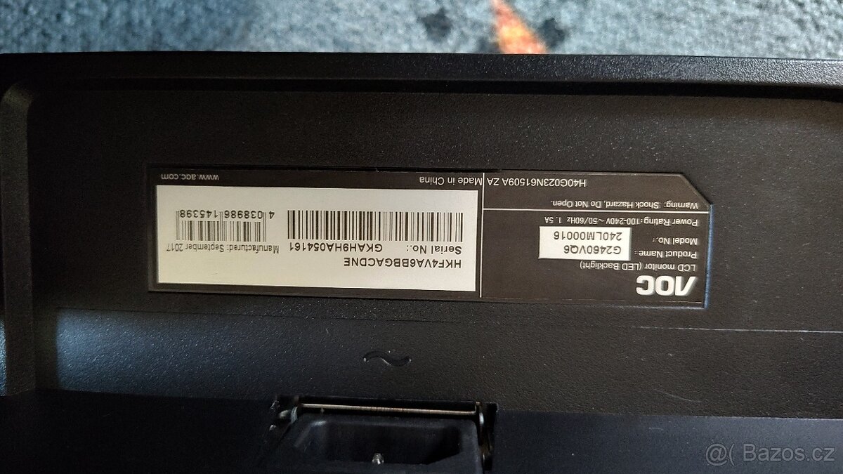 Prodám dva monitory 24" - 6